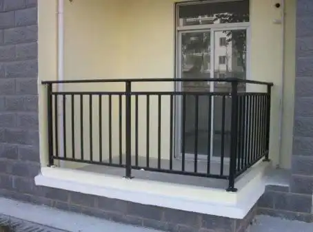 阳台护栏万万不要这样贴瓷砖,容易渗水又剥落