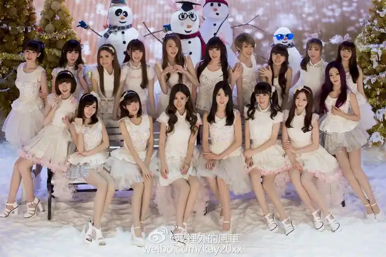 mv曝光   浪漫圣诞甜度100% 1931《加糖情歌》mv发布  女团把雪当糖吃