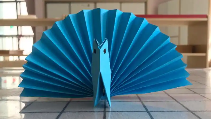 美丽的折纸孔雀