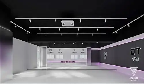 今天路过一间安装街舞爵士舞专用的舞蹈地胶的舞蹈房生意非常火爆