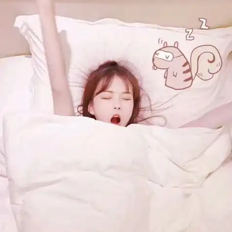女生抱被子睡觉头像 女生头像图片大全 -【爱个性】