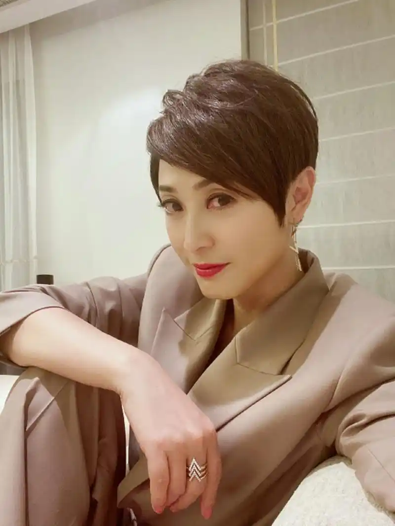 陈法蓉短发图片 陈法蓉是一位极具个性和魅力的女演员.