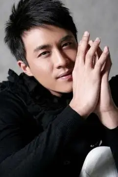 不是 下面是他的资料~ 姓名:杜淳 生日:1981年5月22日 生肖:鸡 星座