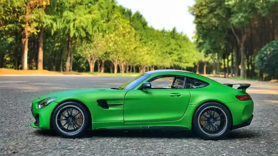 梅赛德斯奔驰amggtr绿魔杰斯底里手机摄影iphonex