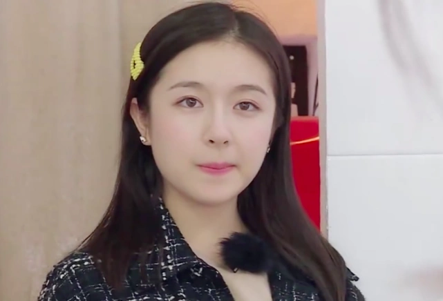 观李兰迪吐槽客人有感:隐藏不了真实情绪的人,还是少录综艺吧