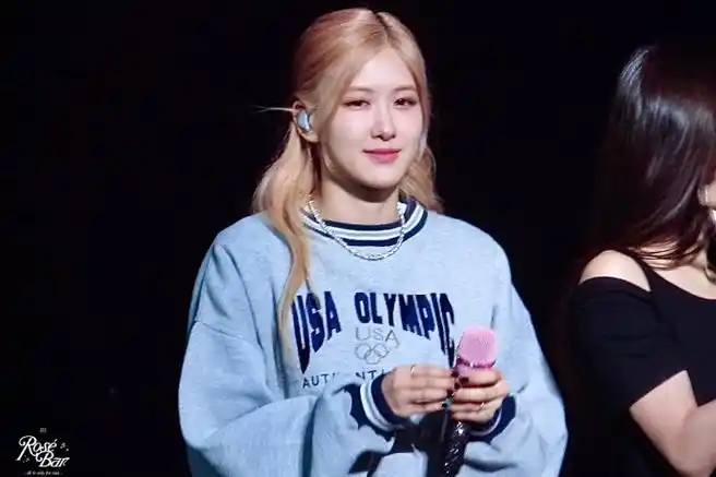 ros07超话@roses_are_rosie澳门演唱会肉吧独家高清饭拍3p|06前线