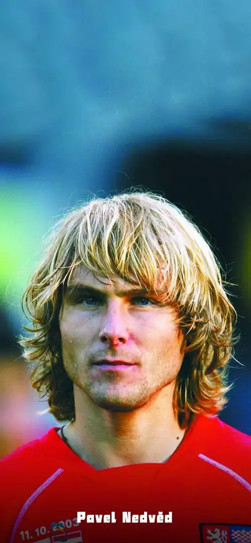 【每日足球帅图】内德维德手机壁纸精选02