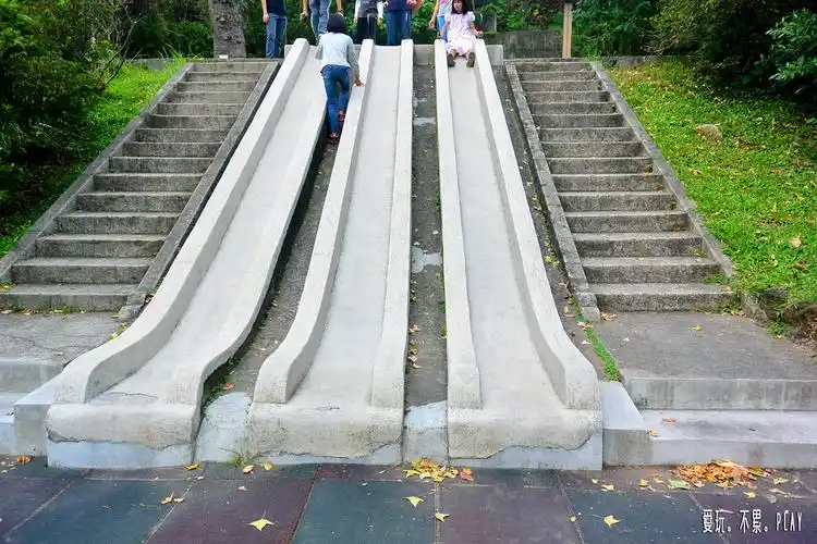 陪伴著大朋友,小朋友的百年滑梯～台北北投儿童乐园