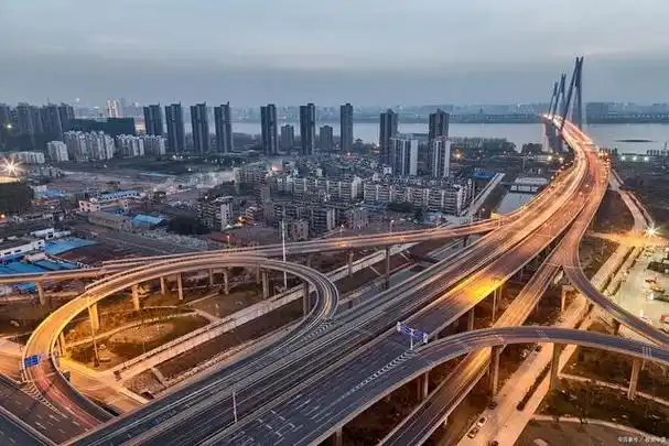 湖北的省会城市,武汉