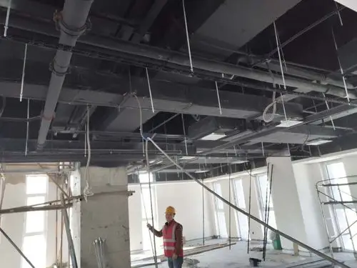 1,铝方通吊杆安装