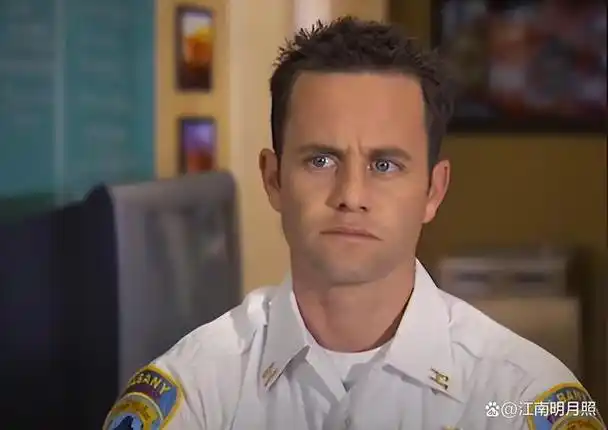 柯克·卡梅隆(凯勒布·霍尔特),《消防员》,2008年最后,场景被改写