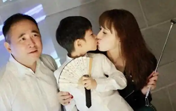 回顾胡静:嫁入马来西亚豪门,丈夫为了让她睡个好觉竟割掉扁桃体