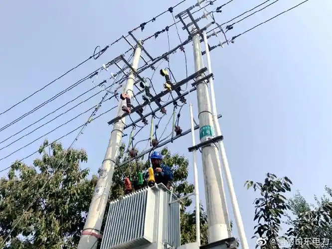 西朱线老旧电杆更换 变压器扩容