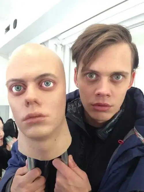 比尔·斯卡斯加德自己吻"自己",好疯好喜欢!#电影正当夏