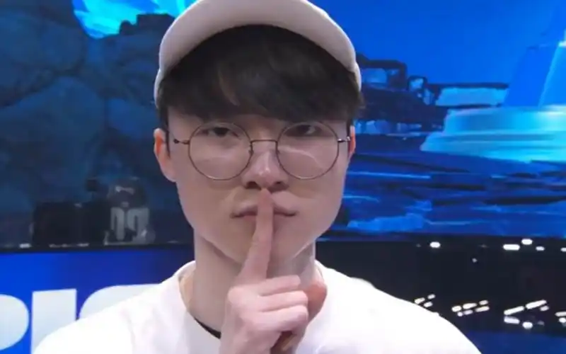 《faker,lol史上第一人再登巅峰》《王多多评价faker,s13总决赛落幕》