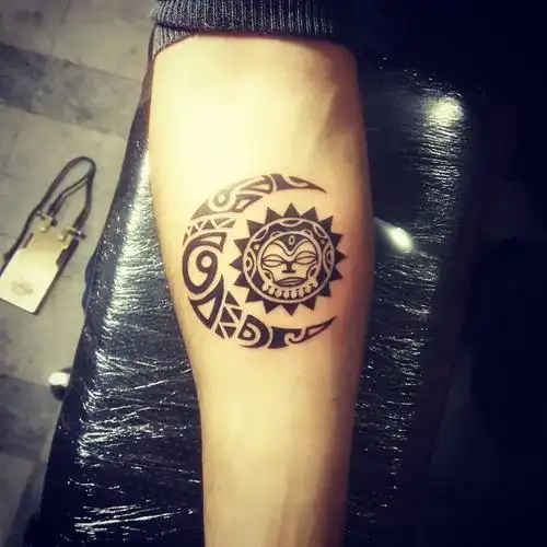 储先生小臂月亮太阳图腾纹身图案