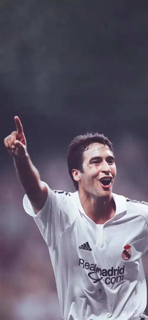 足球壁纸 | 劳尔 (二)|皇家马德里卡斯蒂亚|劳尔|懂球帝