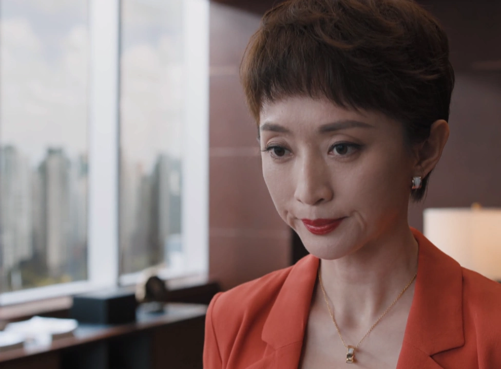 电视剧理想之城玛丽亚扮演者张澍职场穿搭剧照图片