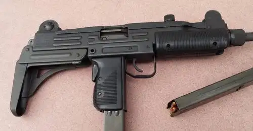 提到冲锋枪就不得不提的四把名枪别说你只知道mp5和乌兹