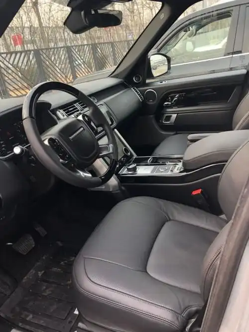 2021款路虎揽胜行政黑耀版高配抬头显示雷达测距