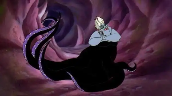 凯蒂佩全脸涂紫色 100%还原乌苏拉