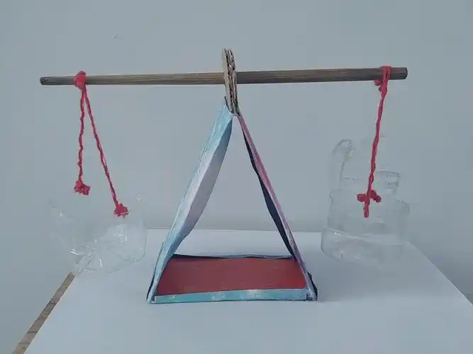 邢台市育红小学泉北校区 一年级 "我是小小科学家"简易天平制作大赛 -