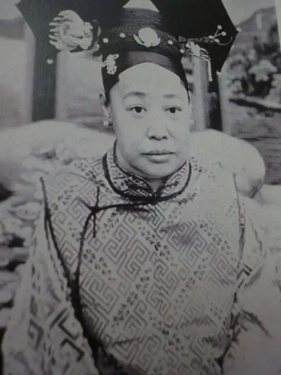 裕隆太后也是一有才华的女子