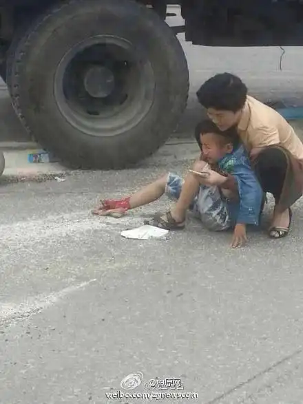 司机自杀】据@宛西老吕 :今天下午5时许,312国道南阳唐河县二桥东边