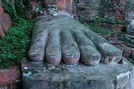 乐山大佛佛脚上午佛脚夏季素材摄影图配图