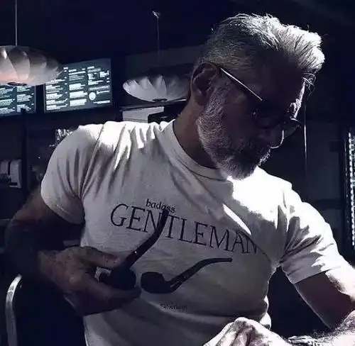 老男人头像图片帅气老男人霸气头像图片大全