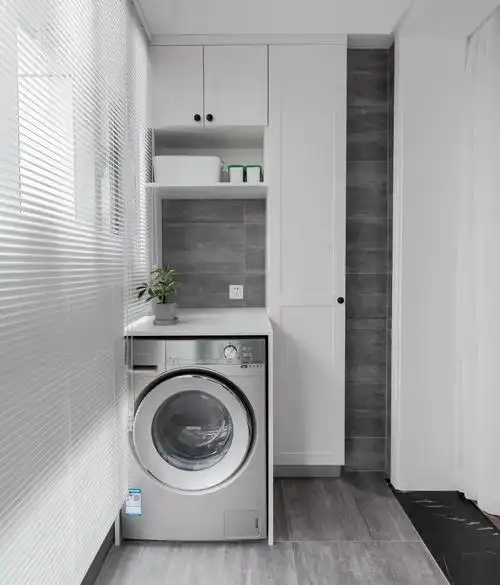 白色墙面与灰色水泥砖的清爽干净搭配,让人身心都十分舒服! |  卫生间