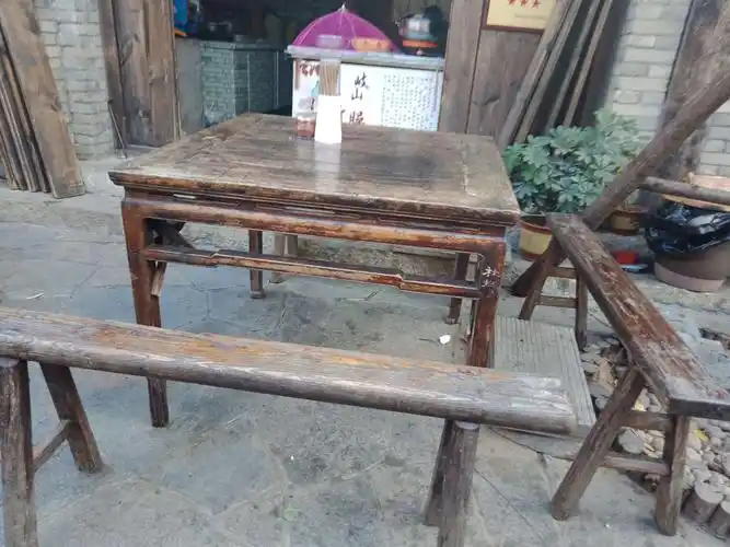 农家的老式桌椅