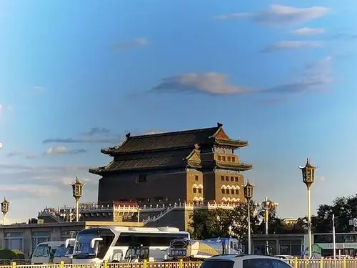 夕阳和蓝天白云,把前门和箭楼城楼装点成天宫模样_手机搜狐网