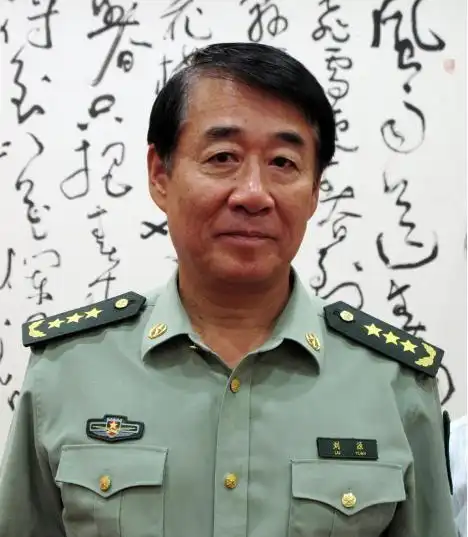 他6年从县长升至副省长,9年从中将荣升上将,横跨军政两界!