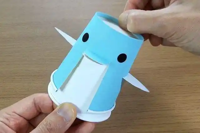 简单又好玩用废弃碎布手工制作可爱鱼形墙壁挂饰_幼儿园手工大全