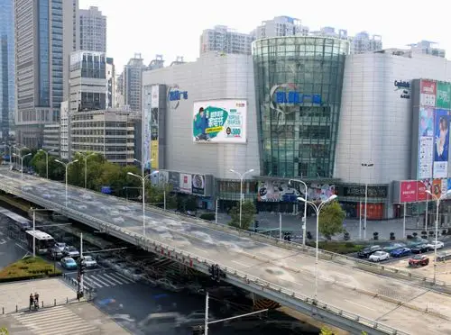 武胜路立交桥凯德广场led显示屏