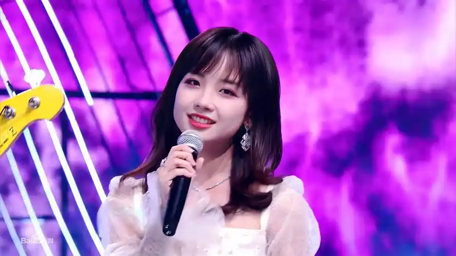 王冰冰晒夏日采莲写真!雪肤玉貌清丽脱俗美得让人窒息