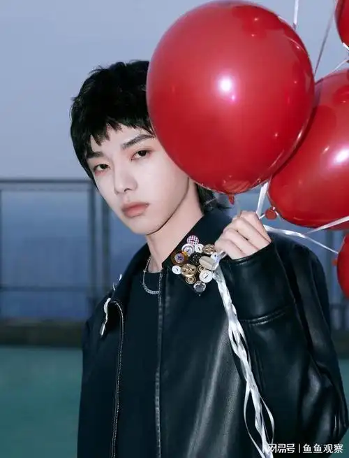 华晨宇最新品牌活动图暮色天台港风味十足