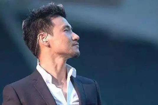 陈奕迅想纠正张学友唱歌还不敢,张学友却自己来了