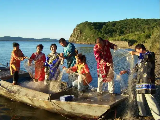 捕鱼是赫哲族人的主要生计方式