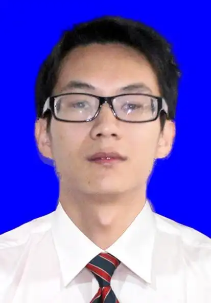 求大神把照片制作成今年公务员考试的二寸照片,蓝底的,要头那部分就好