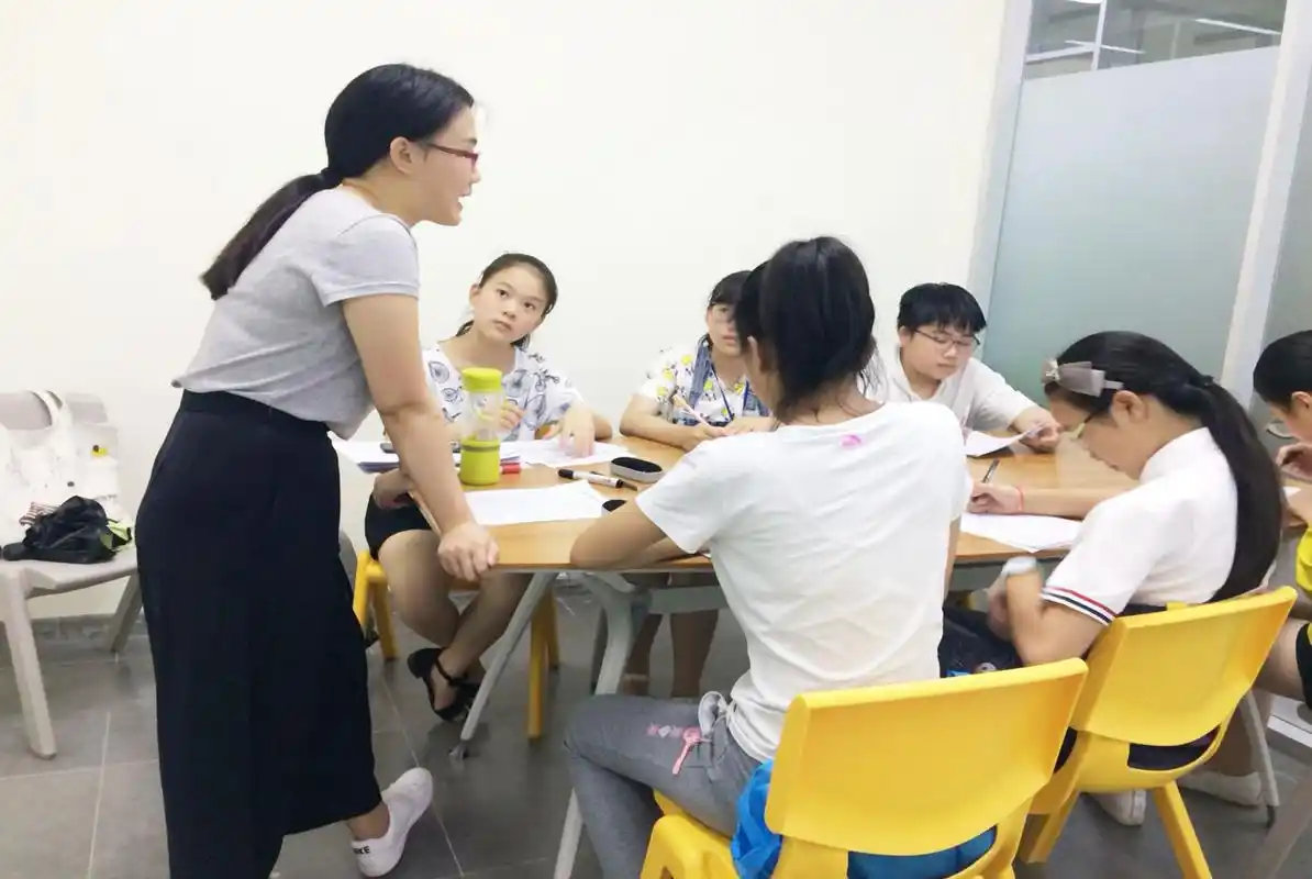 原创在职老师"有偿补课"被禁止,那退休老师可以补课吗?听专家咋说