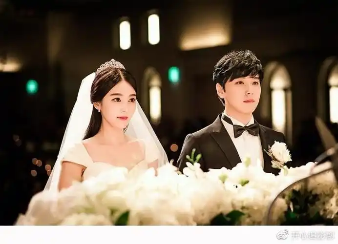 韩国的网友们希望李晟敏和他的老婆不要在综艺节目里继续消费super