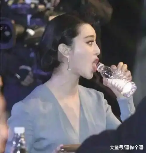 范冰冰最不想让李晨看到的图片张大嘴巴喝水网友李晨不要紧的