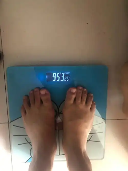 挑战每天过6点不吃东西瘦到90斤