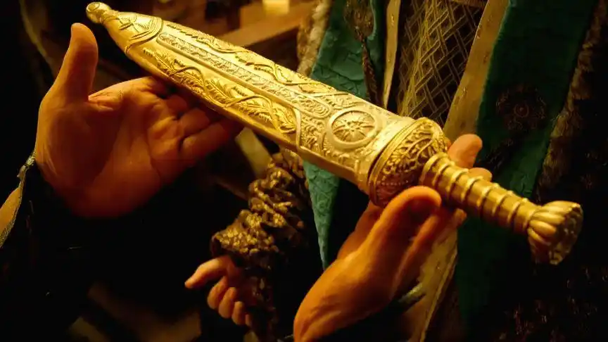 天将雄师:龙叔被小孩册封,不仅当了官,还得了一把帅气的宝剑