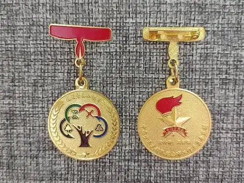 点赞快来看少先队员自主设计的红领巾奖章