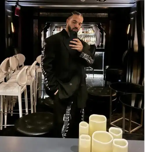 男星决定替其粉丝偿还百万债务_drake_遗产_继承人