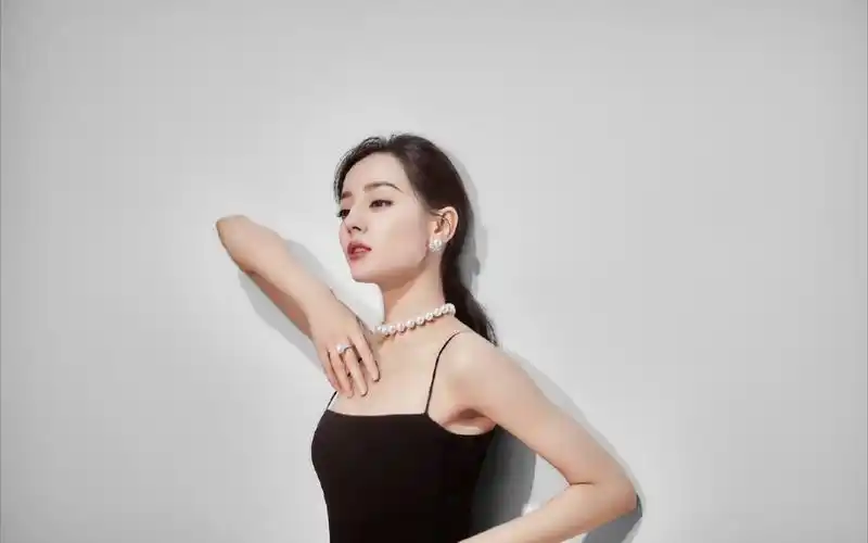 【迪丽热巴】御木本一侧足以惊艳