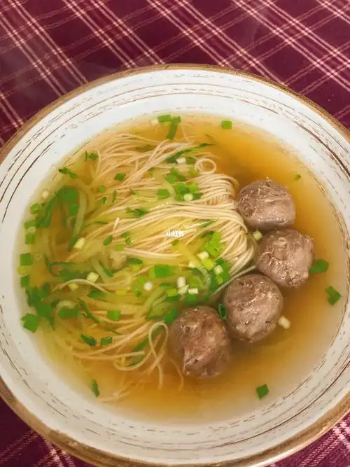 气腾腾的潮汕牛肉丸面